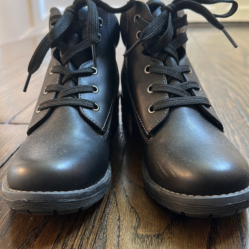 Eastland Women's Bandana Fashion Ankle Boot Size 7.5M Black Vegan Materials